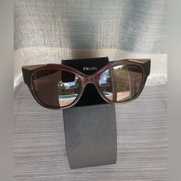 Prada Womens Sunglasses - Picture 3 of 9